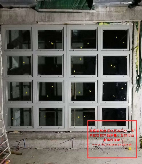 泄爆窗