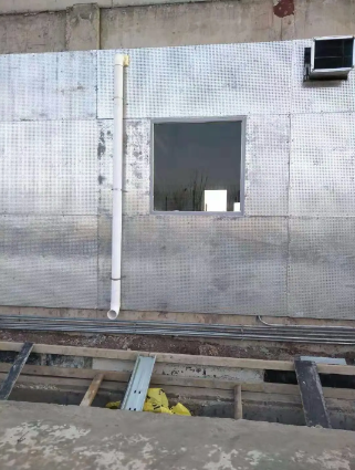 泄爆墙